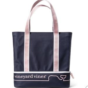 Vineyard vines target whale line beach bags